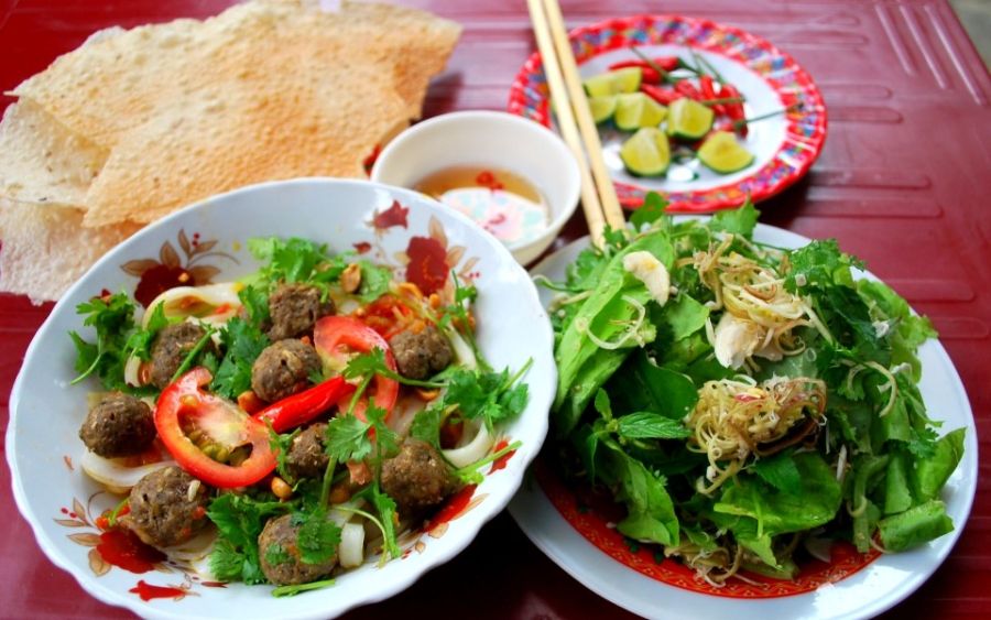 Mì Quảng cá mòi sông Thu